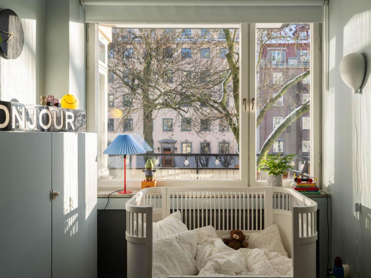 A Light, Renovated Two-Bedroom Apartment in Stockholm 21 baby room