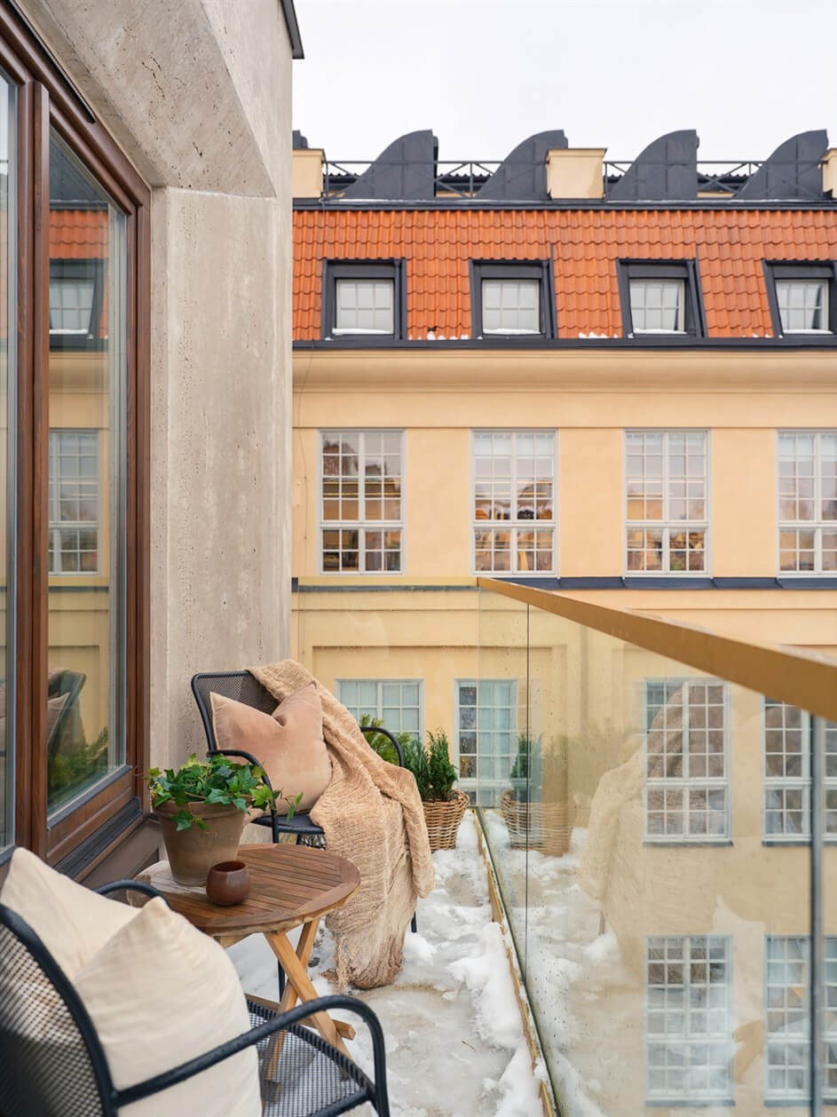 A Small Modern Stockholm Apartment with Smart Storage Solutions 16 balcony