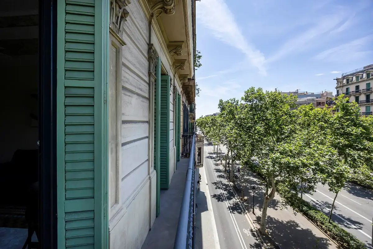 Historic Architecture and Modern Design in a Barcelona Apartment 13 balcony barcelona apartment Historic Architecture and Modern Design in a Barcelona Apartment