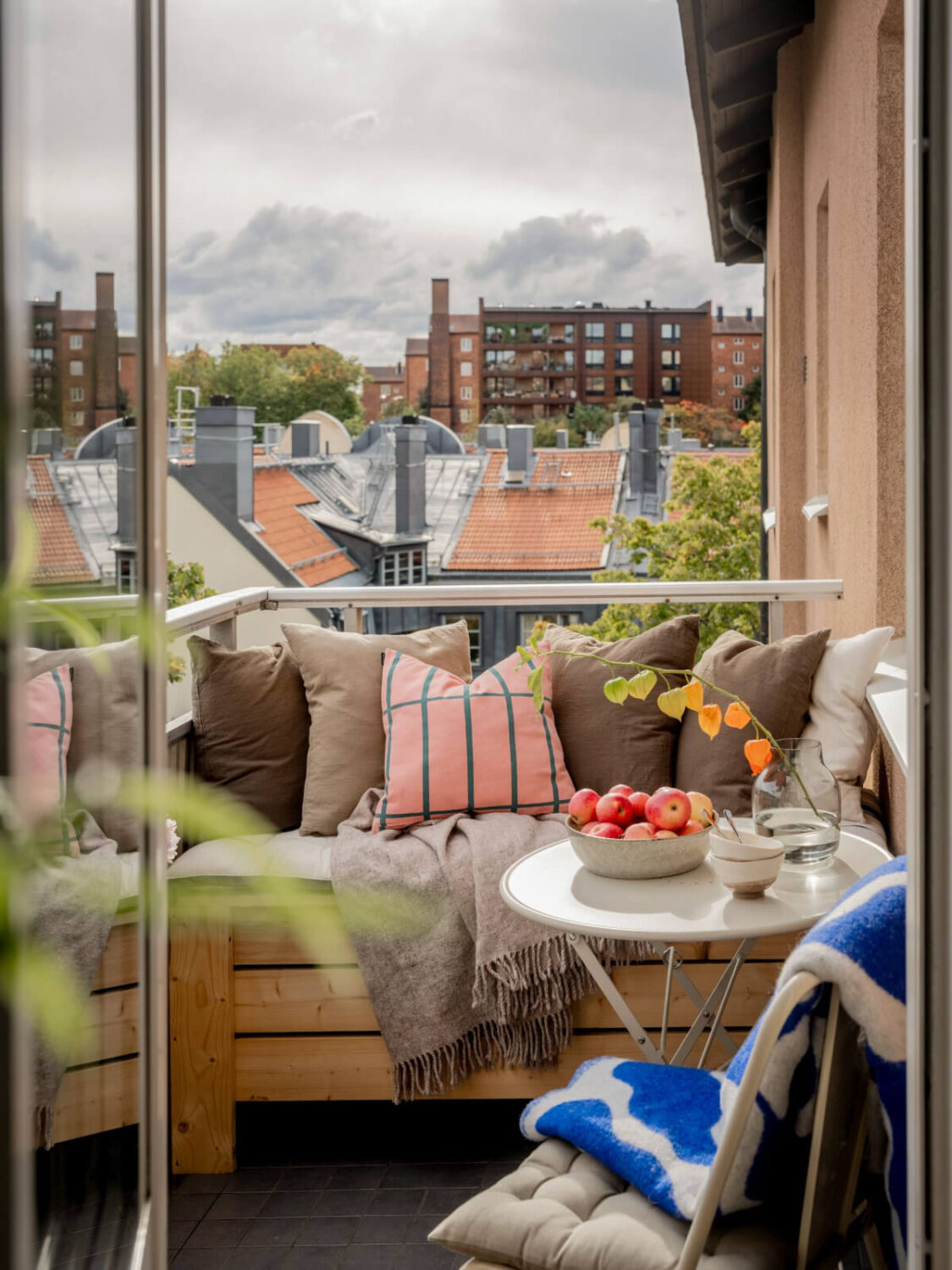 A Swedish 1940s Apartment with Lovely Balcony Views 6 balcony bench