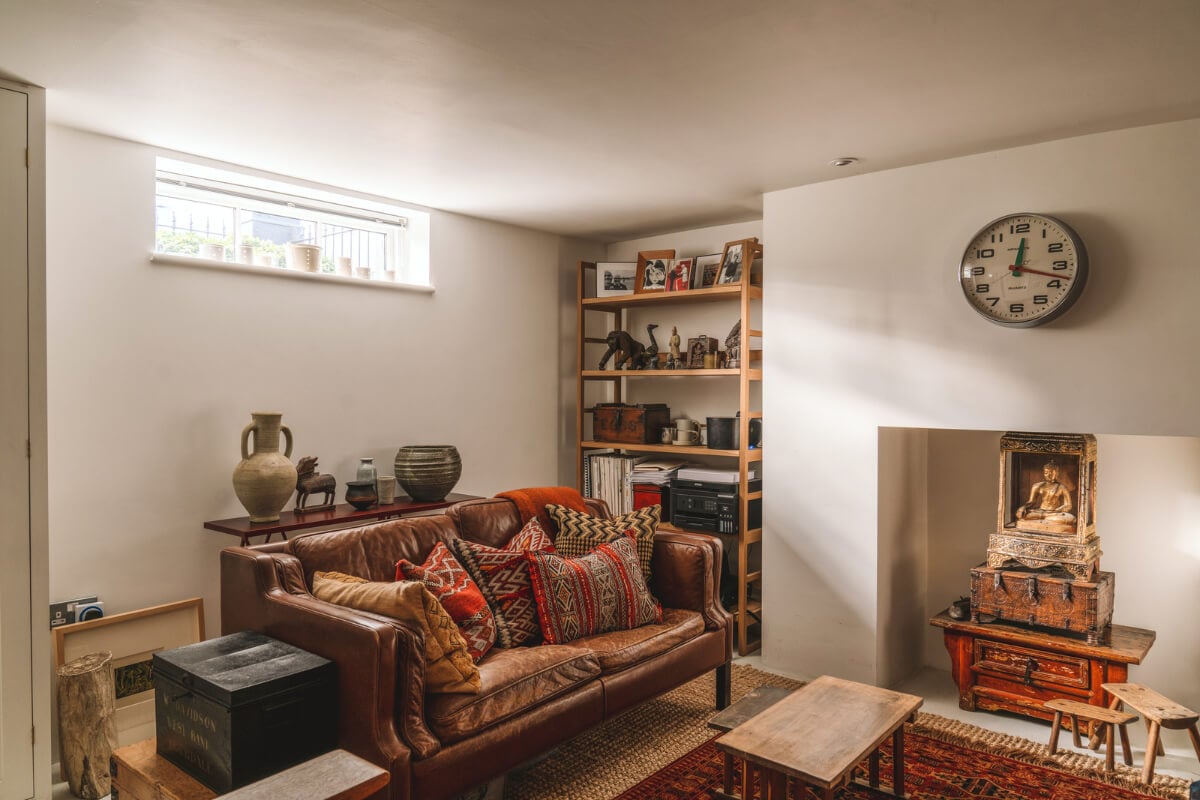 A Renovated Georgian Townhouse with a Stunning Kitchen Extension 20 basement room home office
