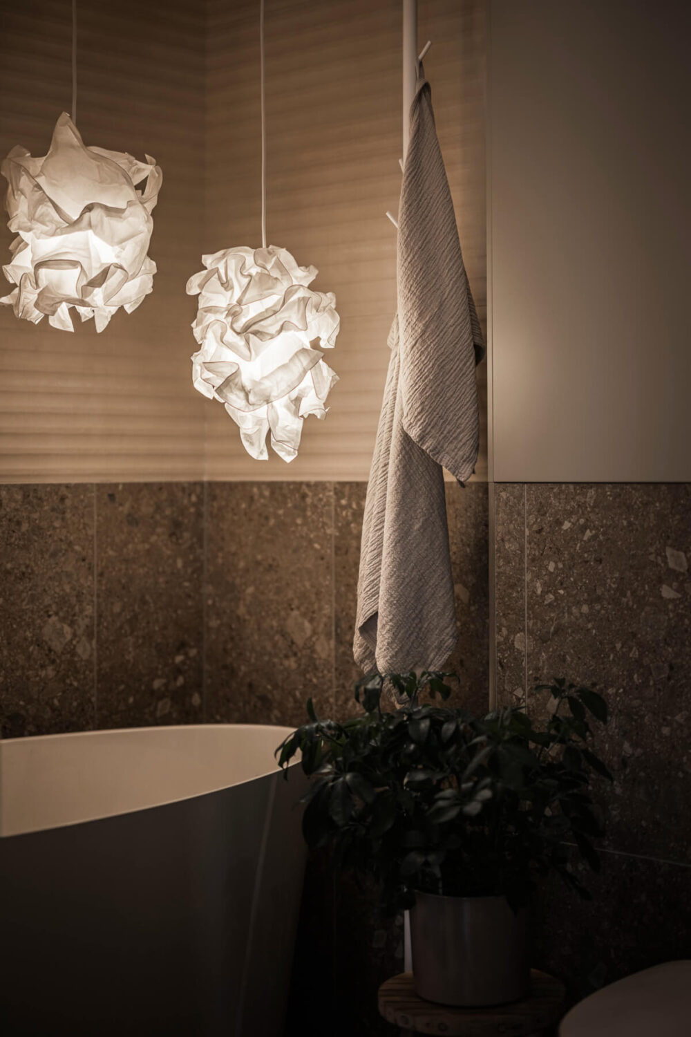 A Swedish Apartment with Exclusive Materials and Monochrome Color Scheme 24 bathroom lamps