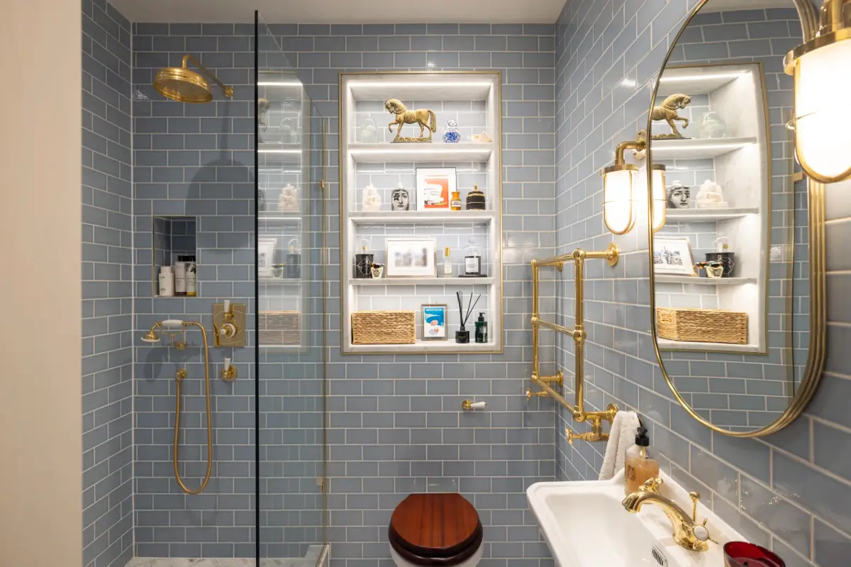 A Beautiful Duplex Apartment in a Notting Hill Townhouse 16 bathroom-with-brass-fittings.webp