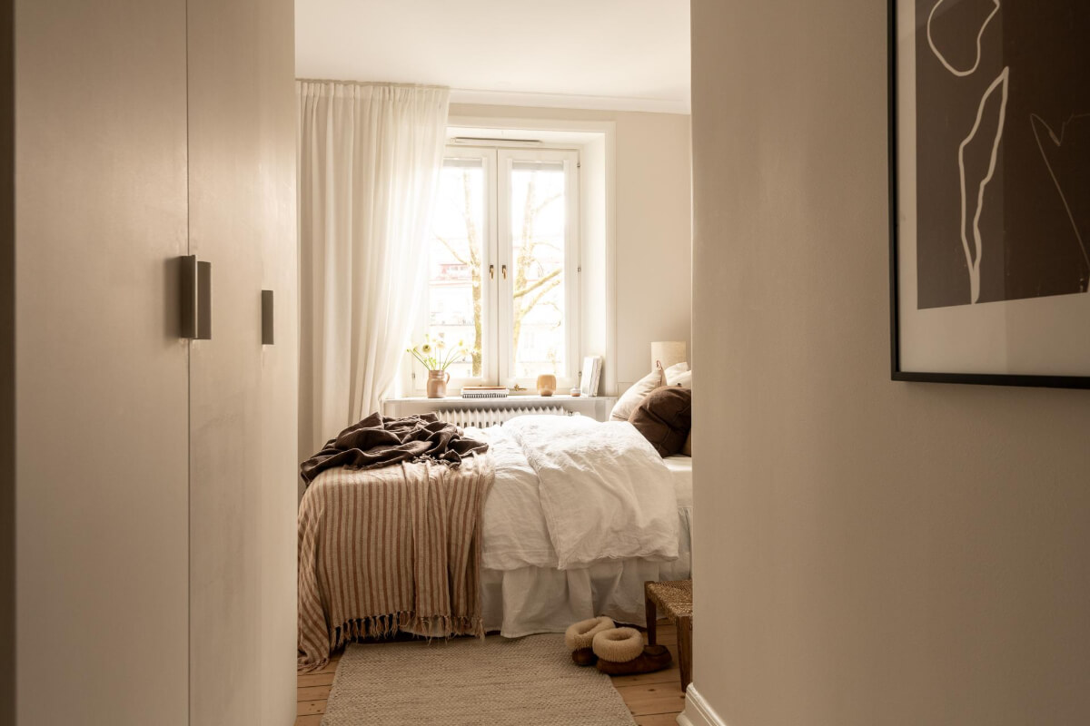 A Beautiful Calm 1920s Apartment in Gothenburg 19 bedroom built-in wardrobes