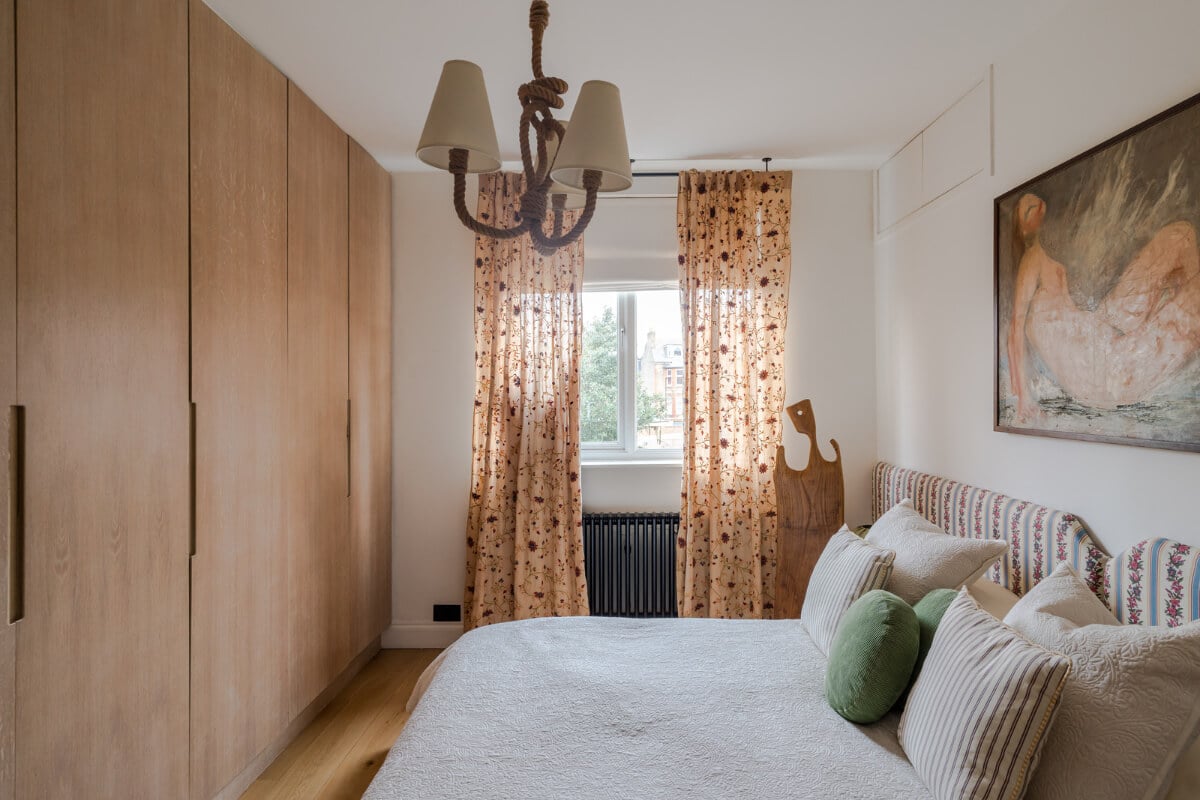 Cozy Contemporary Spaces in a Light-Filled Victorian Apartment 18 bedroom floor to ceiling oak wardrobes