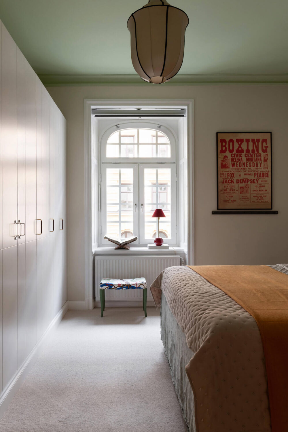 Contrasting Colors in a Turn-of-the-Century Apartment in Stockholm 13 bedroom green ceiling Contrasting Colors in a Turn-of-the-Century Apartment in Stockholm