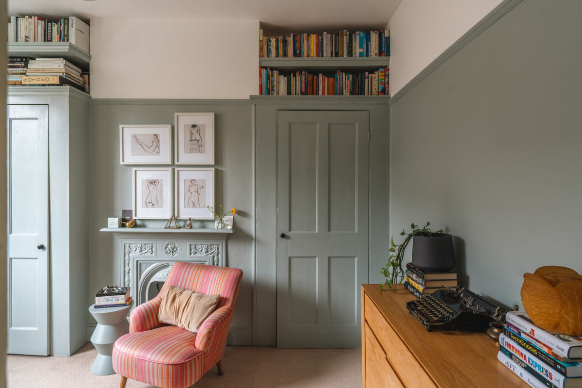 A Charming Light Edwardian House with a Tiny Garden 10 bedroom half painted wall fireplace