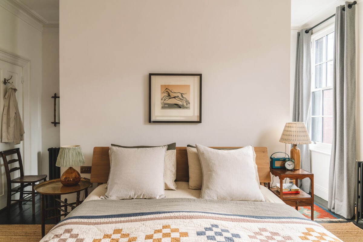 A Renovated Georgian Townhouse with a Stunning Kitchen Extension 23 bedroom light walls wooden headboard
