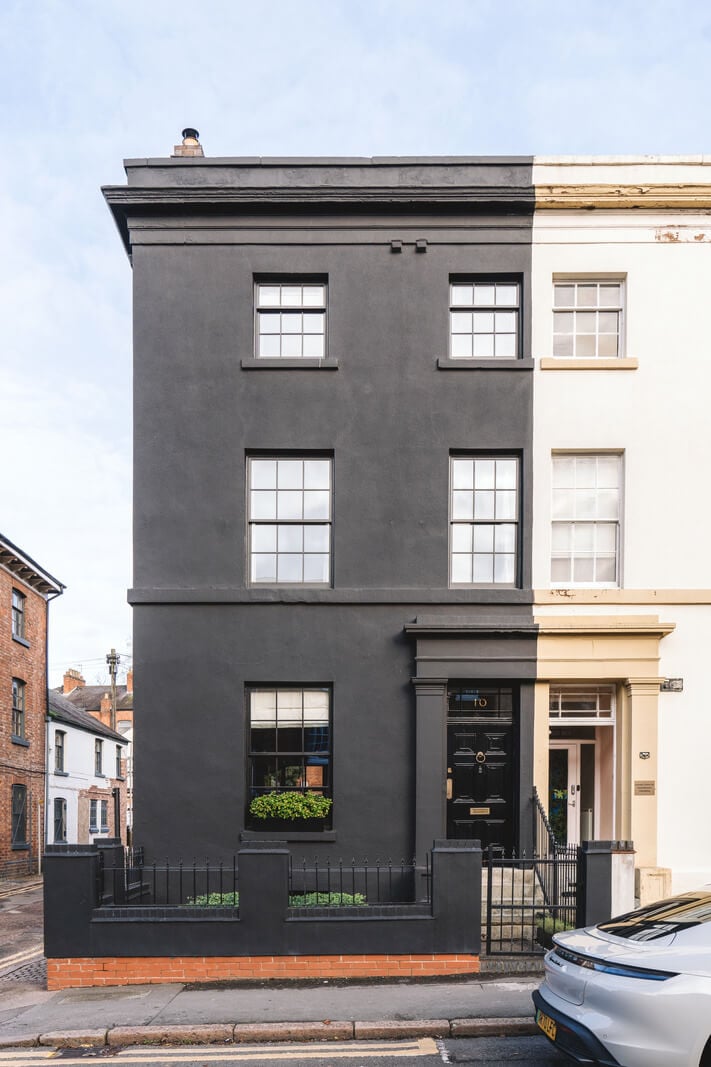 A Renovated Georgian Townhouse with a Stunning Kitchen Extension 46 black london home