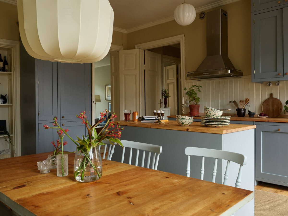 A Charming Historic Stockholm Apartment with a Blue Kitchen 8 charming blue kitchen