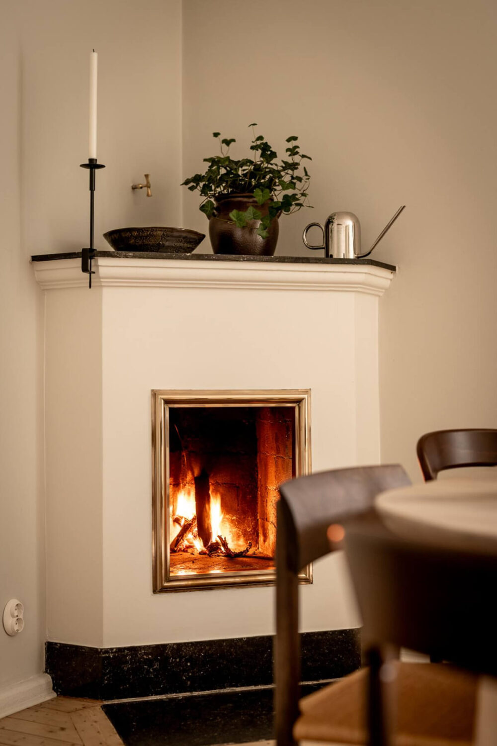 A Beautiful Calm 1920s Apartment in Gothenburg 14 corner fireplace