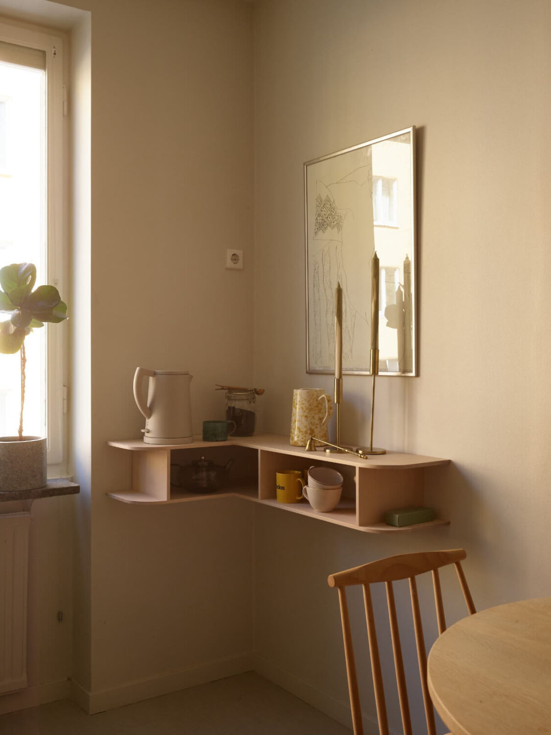 A Stockholm Apartment with a Beautifully Renovated Kitchen 13 corner shelf