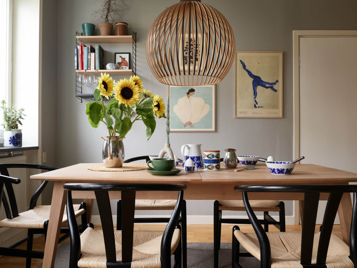 A Charming Two-Bedroom Corner Apartment in a 1940s Building 9 dining room