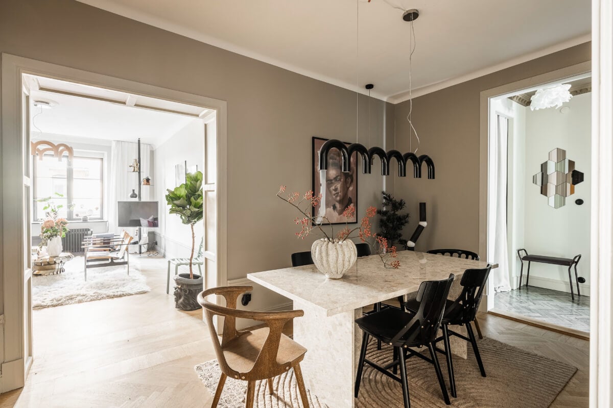 A Swedish Apartment with Exclusive Materials and Monochrome Color Scheme 5 dining room