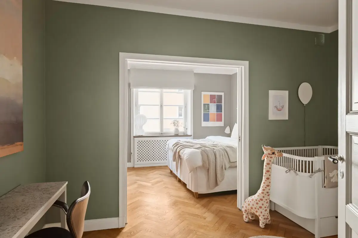 A Charming Ground Floor Family Apartment in Stockholm 18 double bedroom nursery