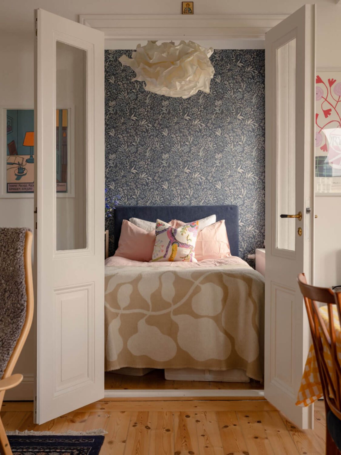 A Small Apartment with High Ceilings and a Large Bay Window 11 double doors glass pane bedroom wallpaper