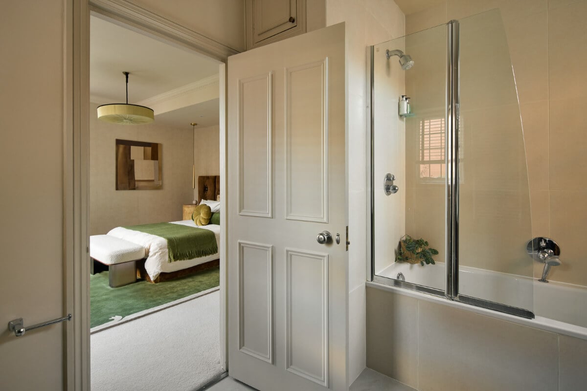 A Stunning Victorian House with Period Features and Surprising Spaces 20 en-suite bathroom