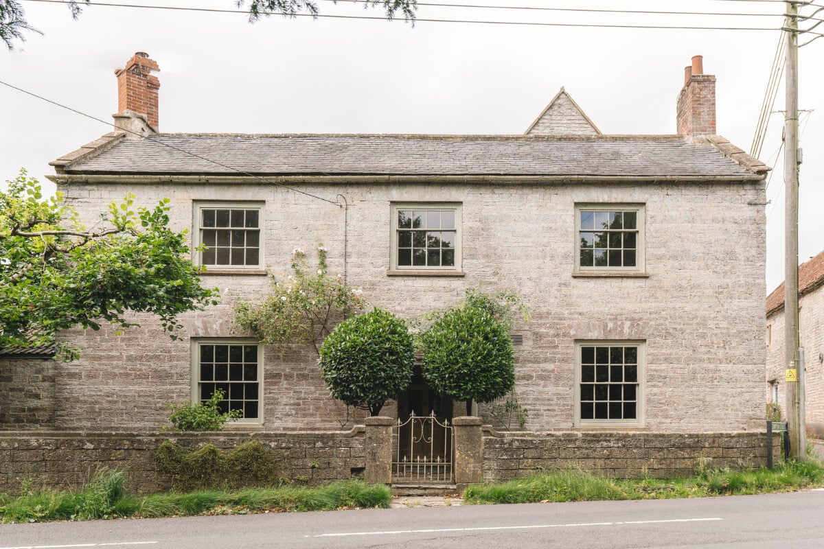 A Beautiful Renovated Country House in England 32 exterior country house