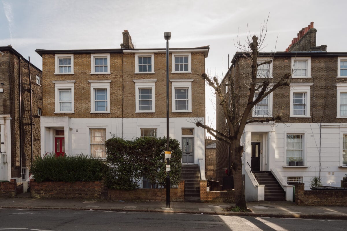 A Light One-Bedroom Apartment in a Victorian Terrace House 19 exterior london apartment 1 A Light One-Bedroom Apartment in a Victorian Terrace House
