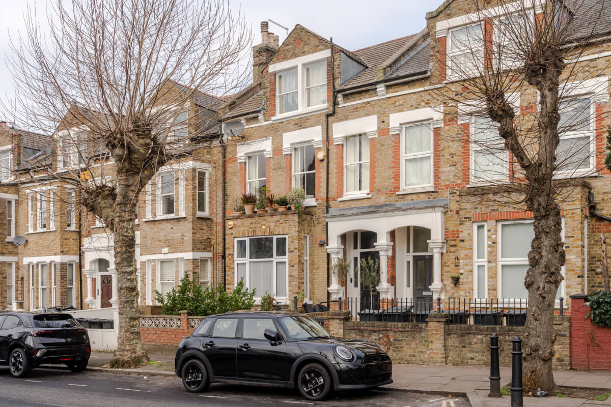 Cozy Contemporary Spaces in a Light-Filled Victorian Apartment 22 exterior london apartment