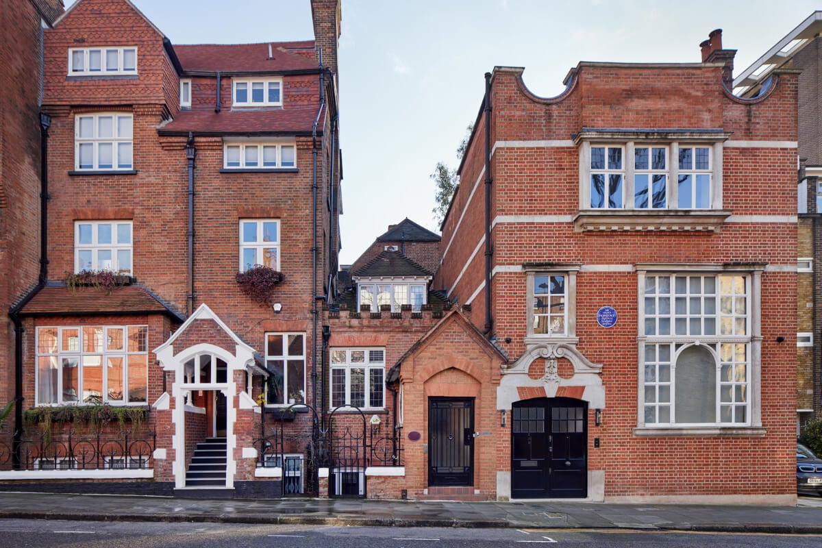 A Stunning Victorian House with Period Features and Surprising Spaces 30 exterior london home