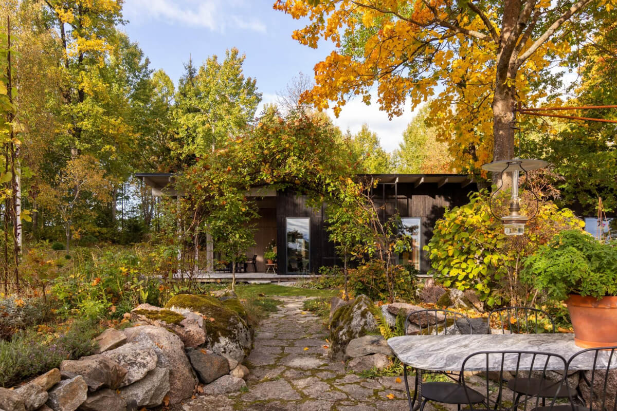 A Swedish Architectural Villa Surrounded by Nature 26 fall garden swedish house