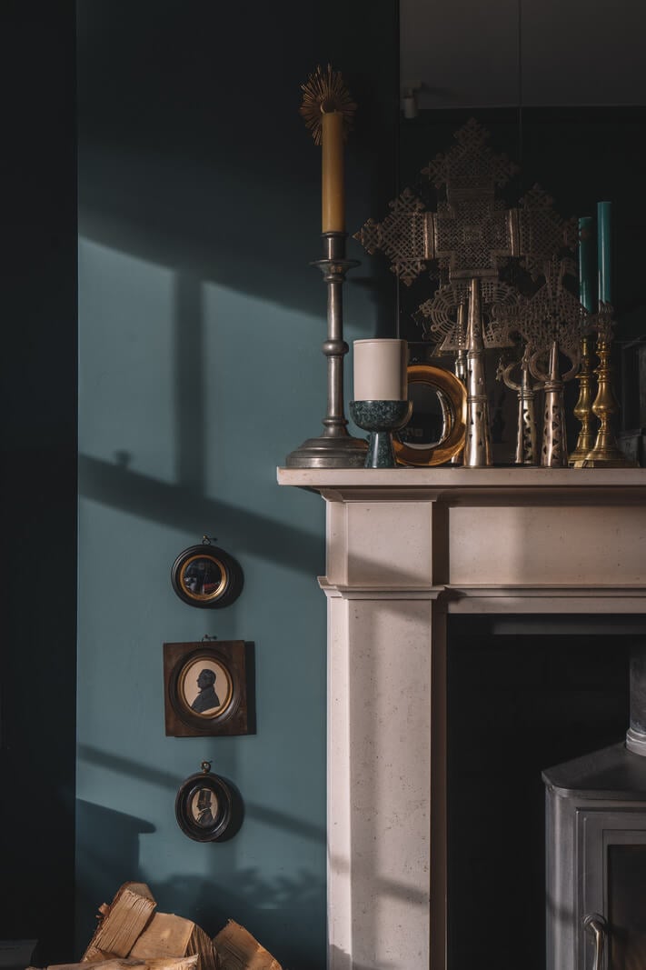 A Renovated Georgian Townhouse with a Stunning Kitchen Extension 2 fireplace detail