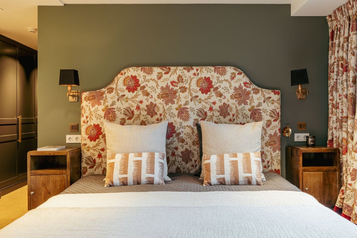 A Unique Ground Floor Duplex Apartment in Amsterdam 22 floral headboard