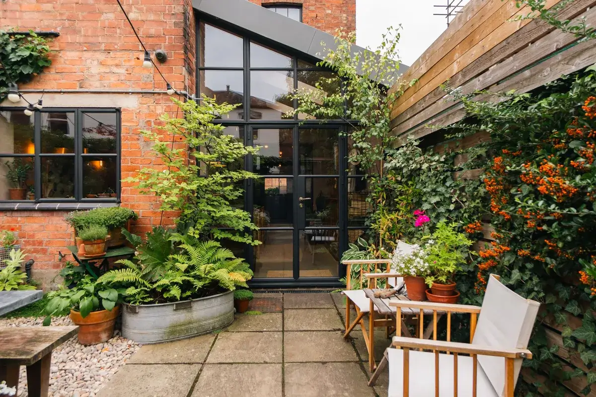 A Renovated Georgian Townhouse with a Stunning Kitchen Extension 43 garden with A Renovated Georgian Townhouse with a Stunning Kitchen Extension