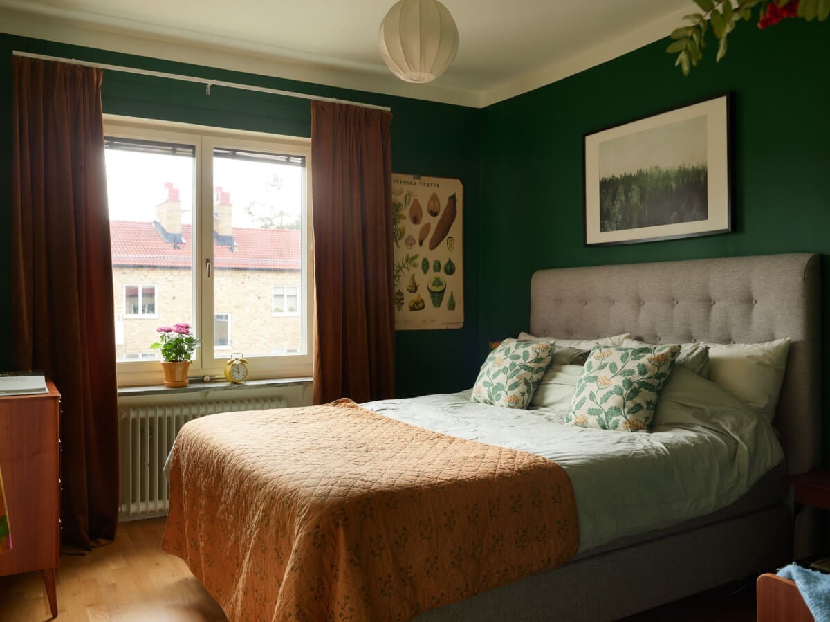 A Charming Midcentury Apartment with Original Features 18 green bedroom