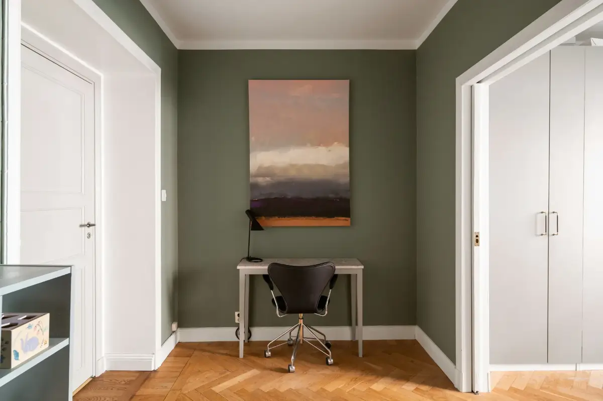 A Charming Ground Floor Family Apartment in Stockholm 20 green home office
