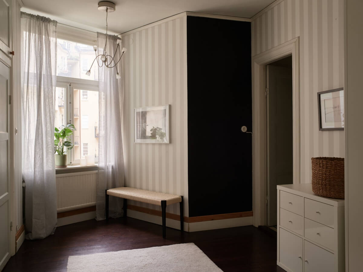 A Grand Early 20th-Century Apartment in Stockholm 30 hall striped wallpaper A Grand Early 20th-Century Apartment in Stockholm