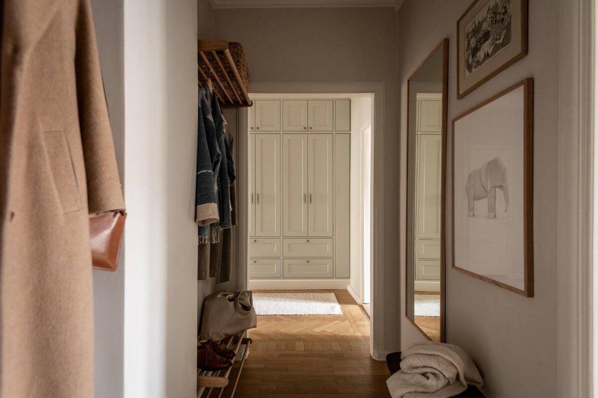 A Beautiful Calm 1920s Apartment in Gothenburg 22 hallway parquet floor