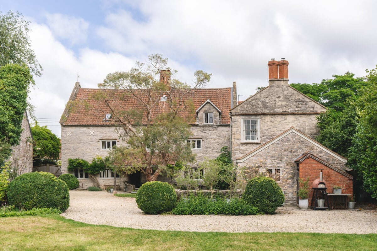 A Beautiful Renovated Country House in England 33 historic english country house A Beautiful Renovated Country House in England