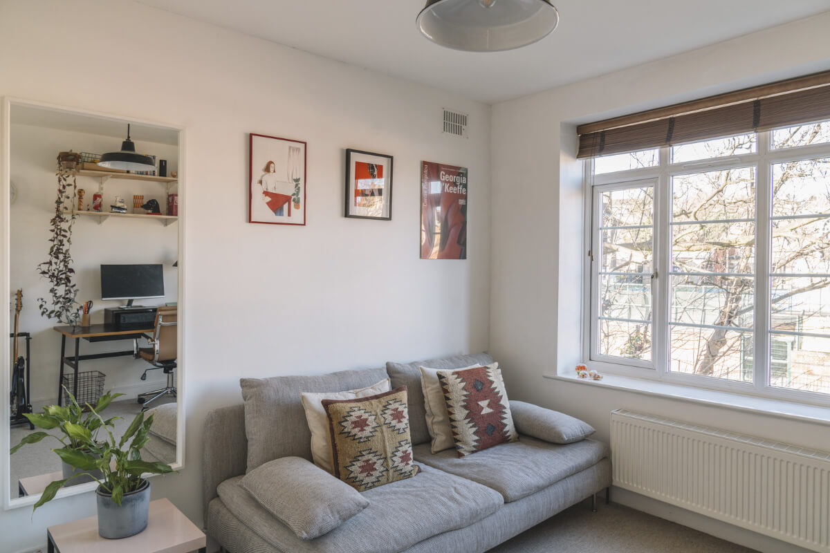 A London Apartment with a Pink and Green Kitchen 17 home office