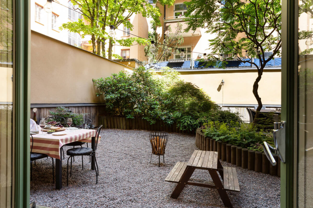 A Charming Ground Floor Apartment with a Large Patio Garden 9 large apartment courtyard terrace