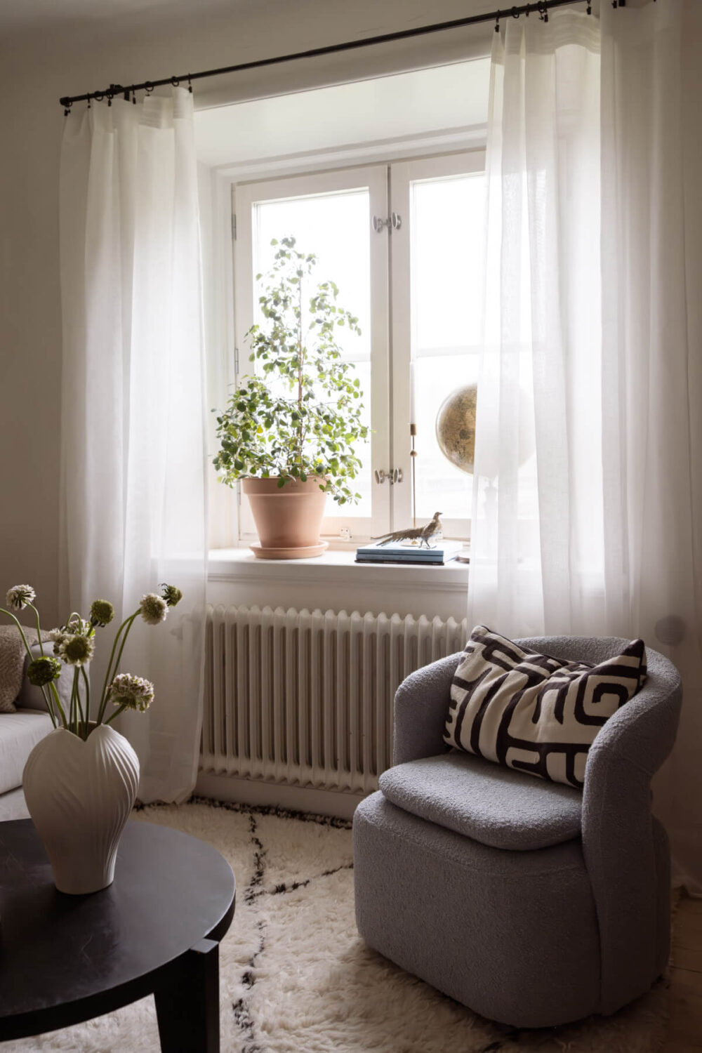 A Swedish Maisonette Apartment with Basement Bedrooms 4 living room deep window sill