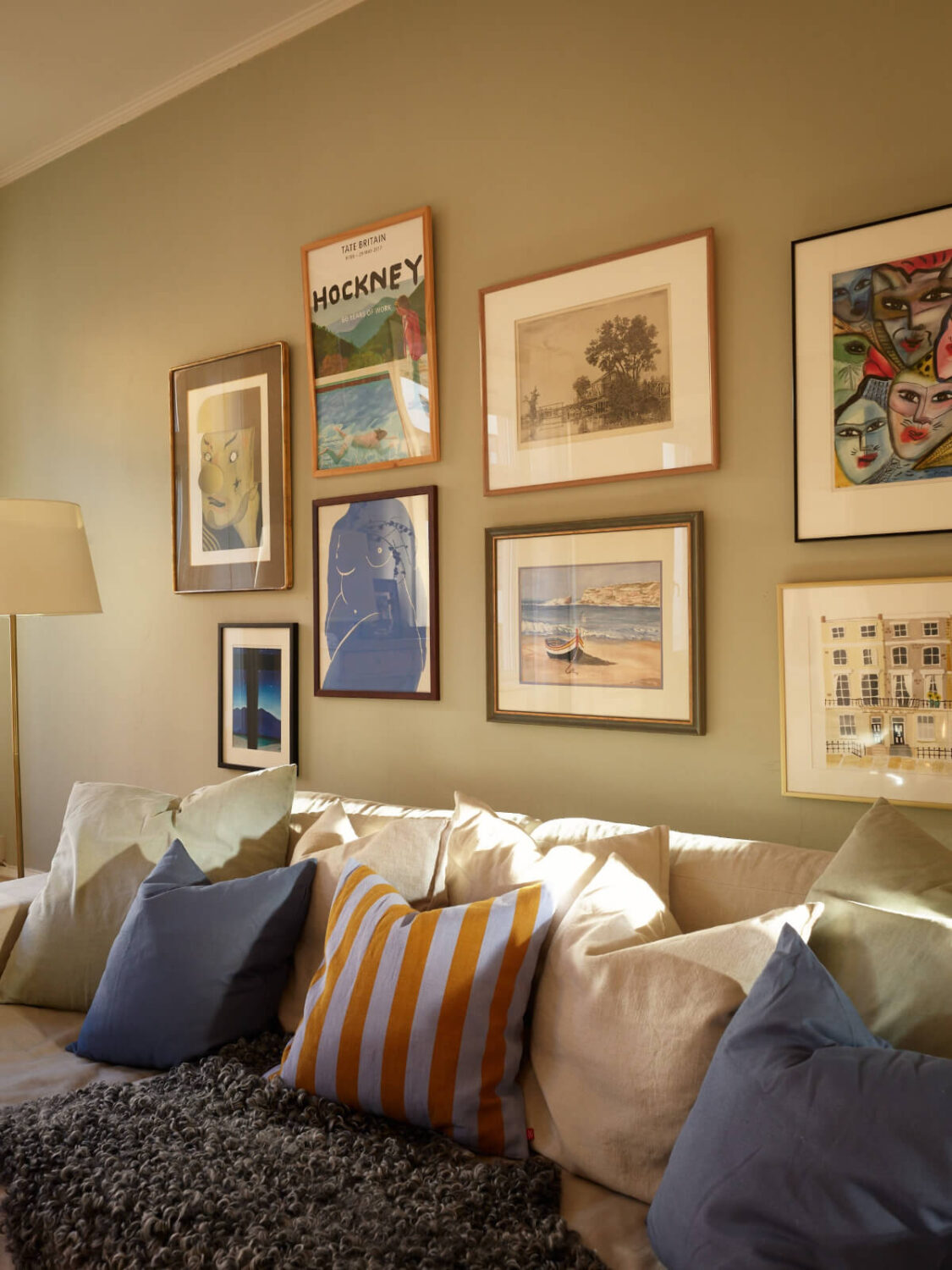 A Charming Historic Stockholm Apartment with a Blue Kitchen 16 living room detail