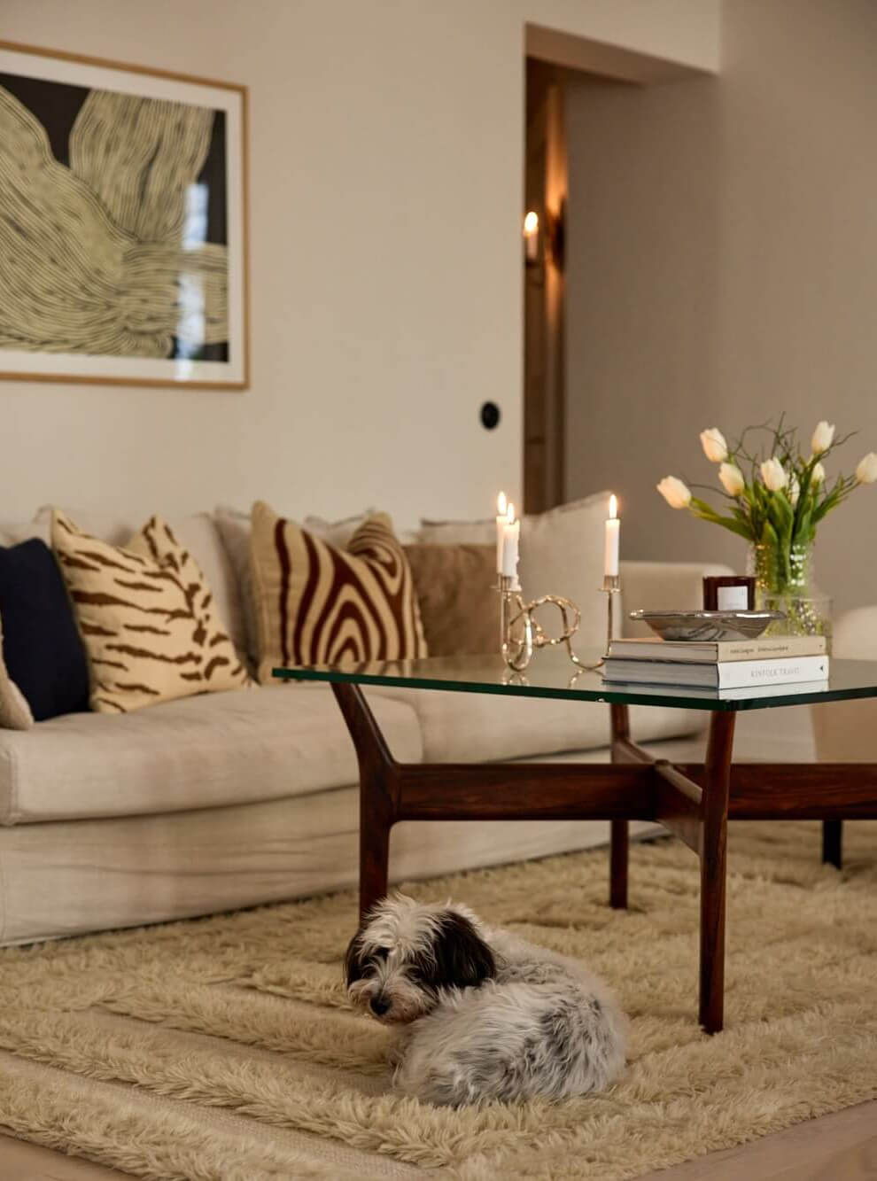 An Elegant Apartment with Period Features and Contemporary Elements 6 living room detail
