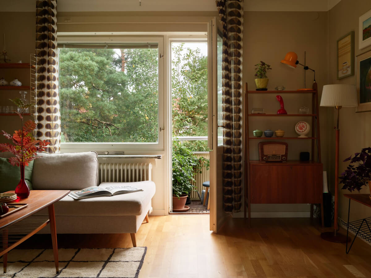 A Charming Midcentury Apartment with Original Features 4 living room midcentury furniture