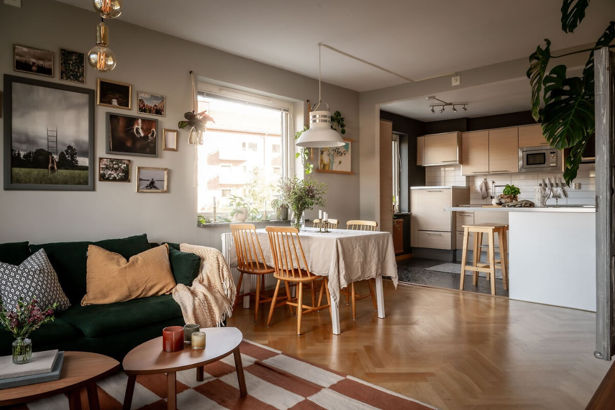 A Charming Apartment with Large Windows and Colorful Bedrooms 9 living room open kitchen