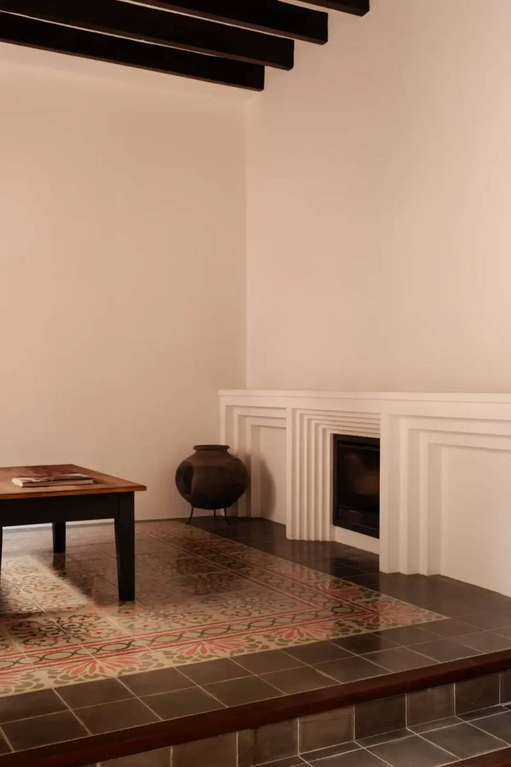 Old-World Craftsmanship and Contemporary Elegance in a Mallorcan Townhouse 5 living space with tile floor
