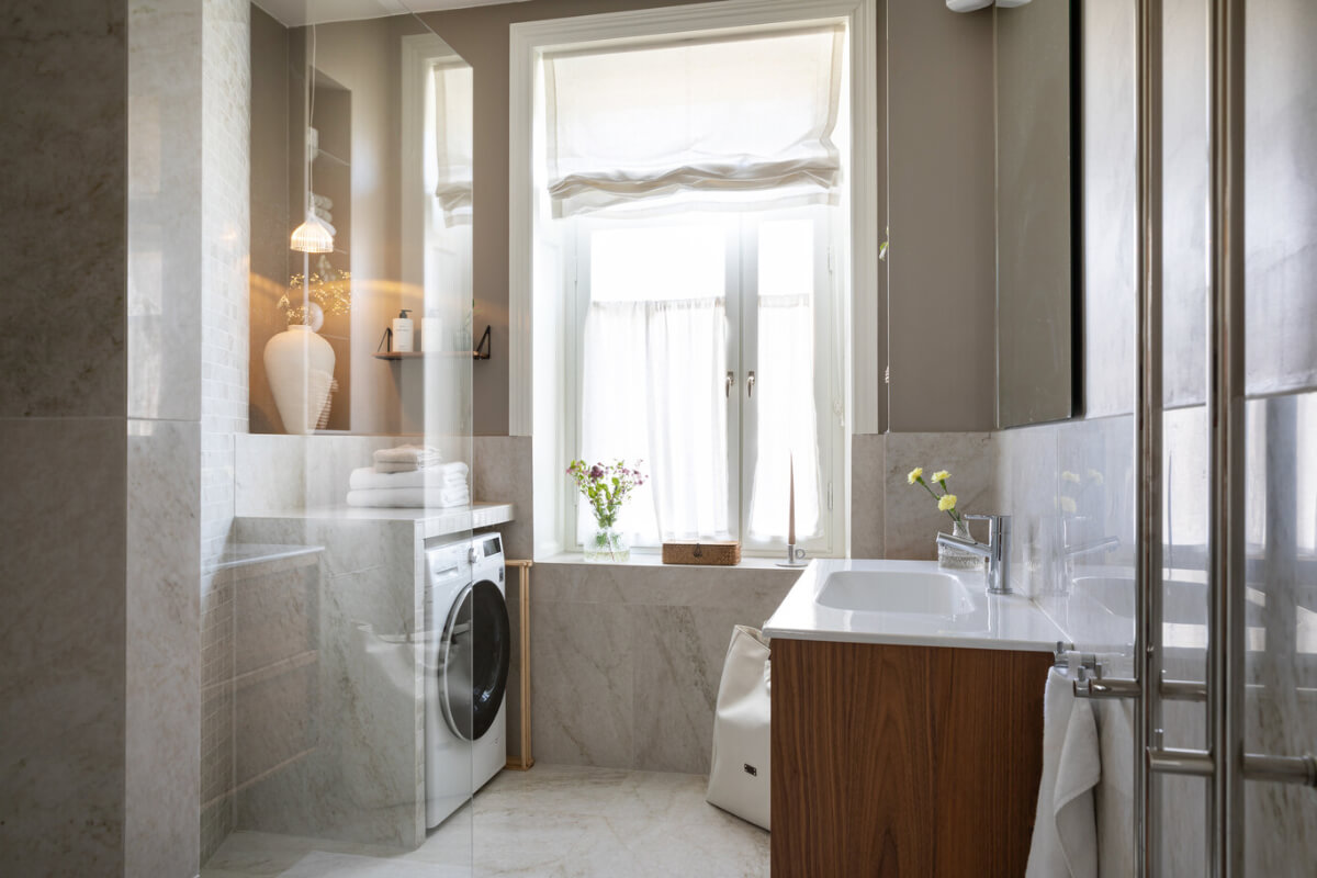 A Calm, Neutral Color Palette in a Classic Swedish Apartment 24 luxurious bathroom