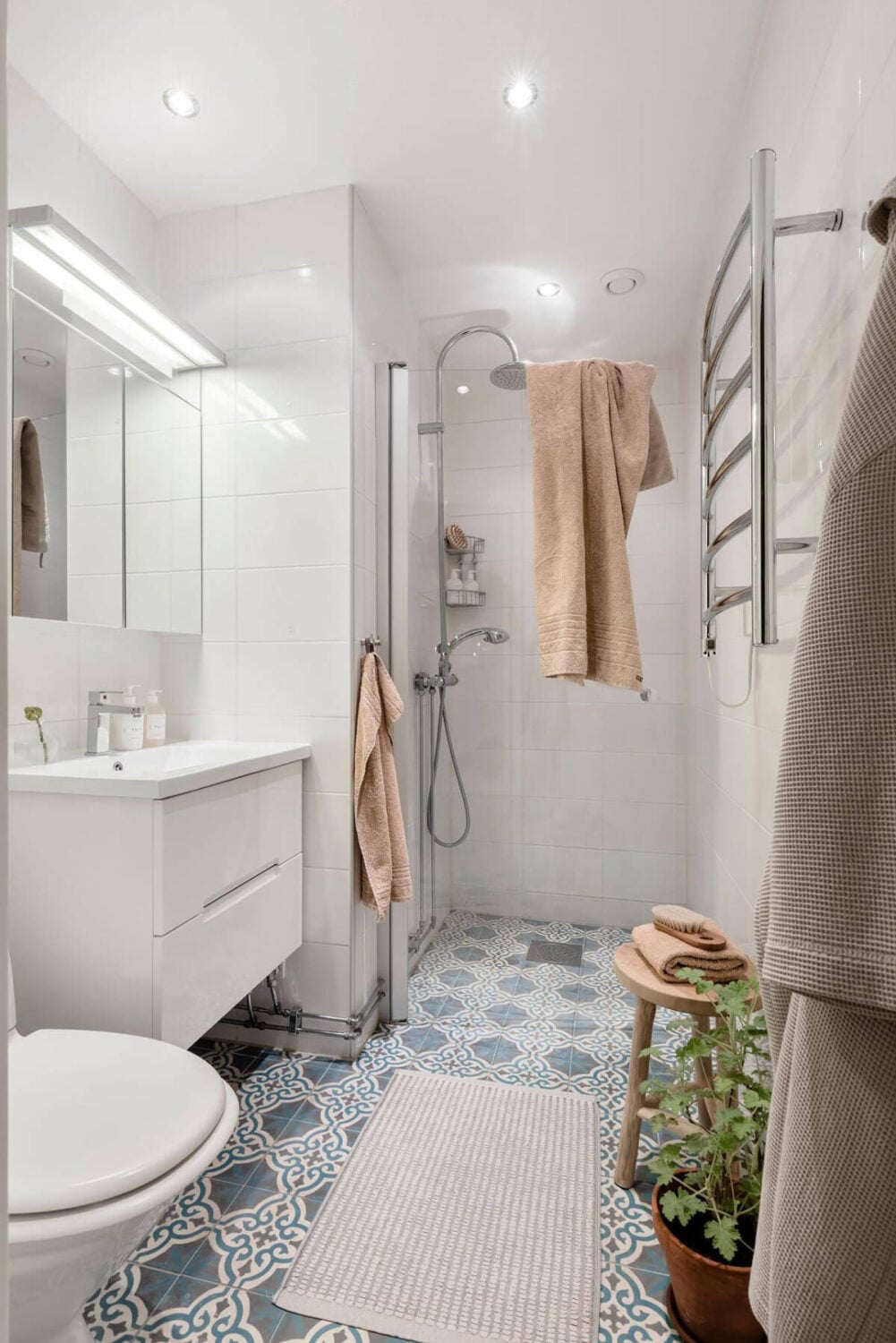 White-Painted Floorboards in a Turn-of-the-Century Apartment 24 moroccan style floor tiles bathroom