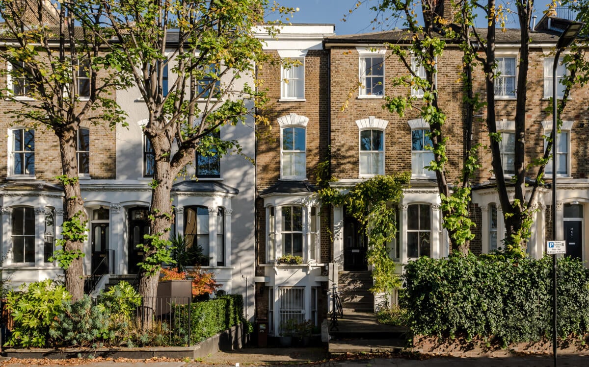 A Modern Apartment in a London Victorian House 20 narrow london townhouse A Modern Apartment in a London Victorian House