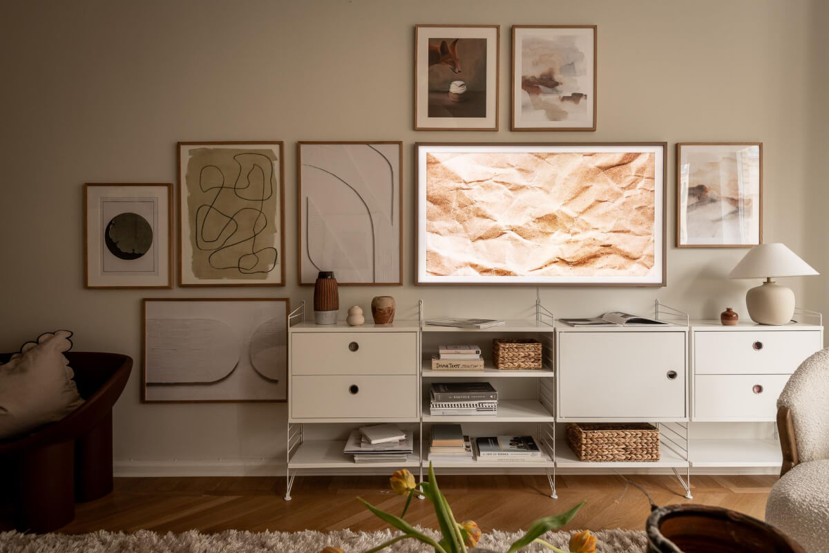 A Beautiful Calm 1920s Apartment in Gothenburg 6 open cabinets and art