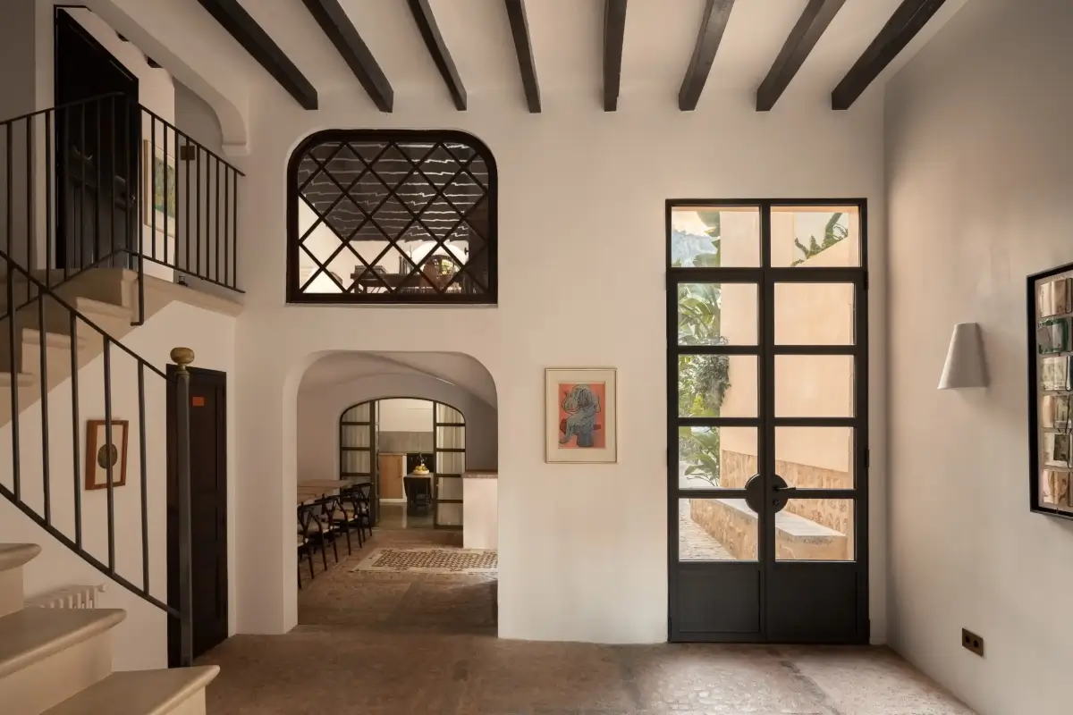 Old-World Craftsmanship and Contemporary Elegance in a Mallorcan Townhouse 2 open-plan entry townhouse mallorca