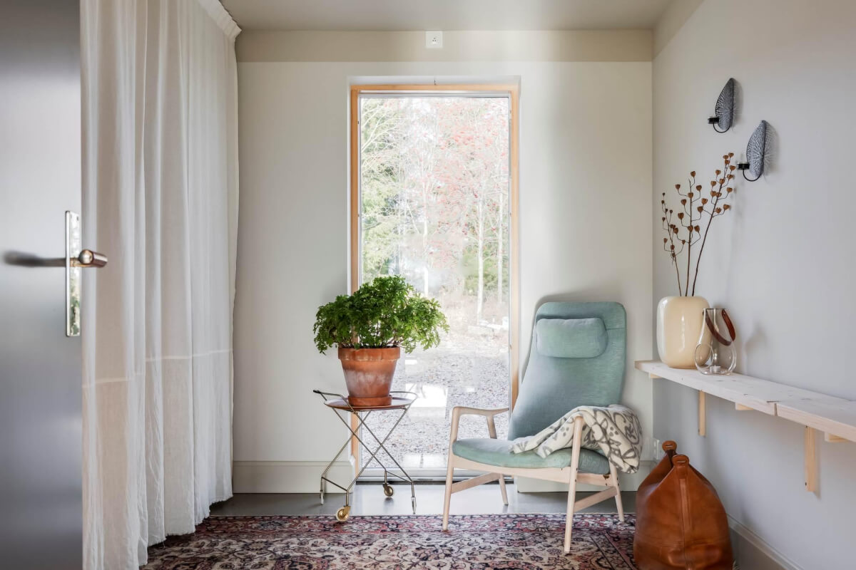 A Swedish Architectural Villa Surrounded by Nature 19 sitting room