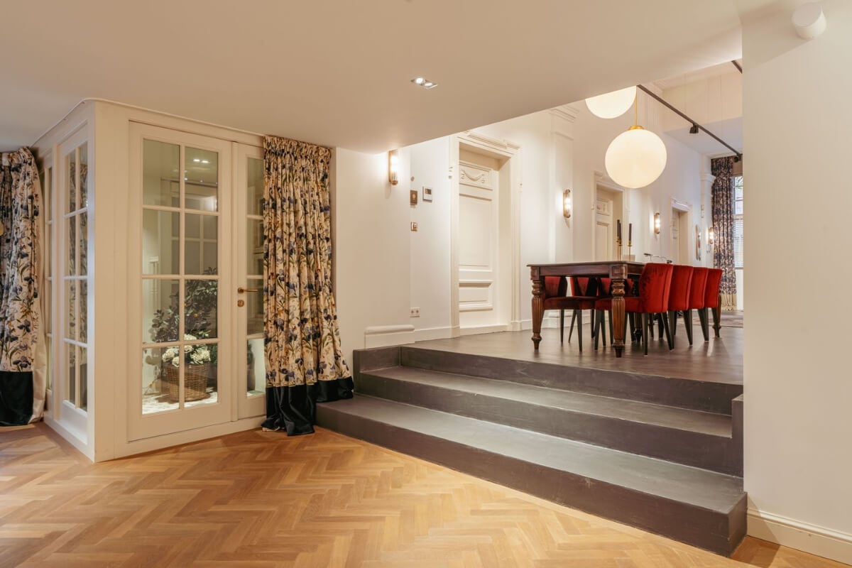A Unique Ground Floor Duplex Apartment in Amsterdam 15 split level ground floor