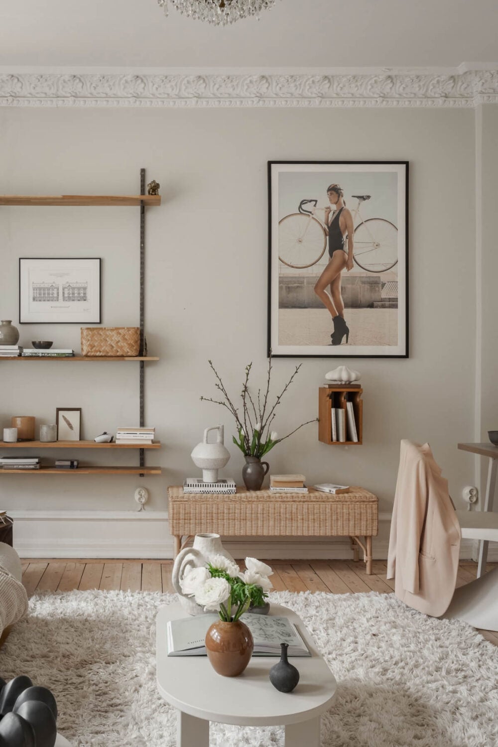 A Stylish Studio Apartment with Period Features and Large Windows 3 studio apartment wooden floor large rug